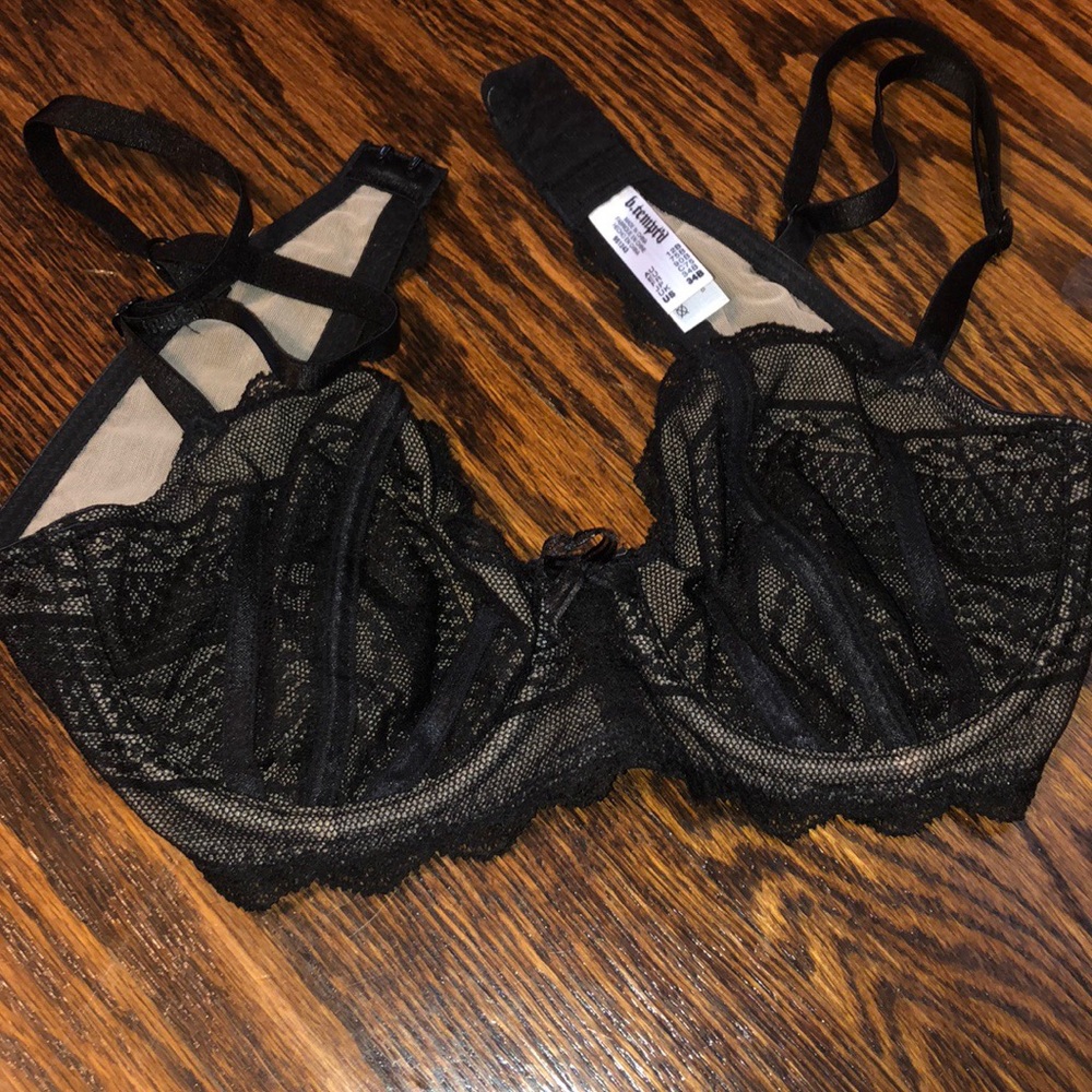 Lace wired bralette